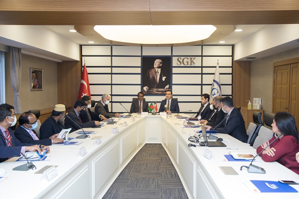 Bangladeş heyeti SGK’yı ziyaret etti