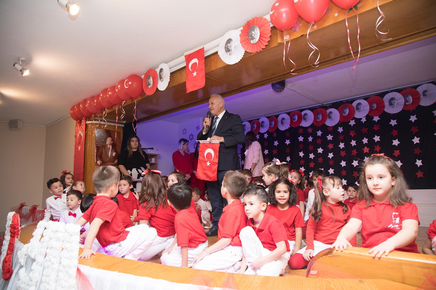 SGK’da Cumhuriyetin 100. Yılı Kutlandı