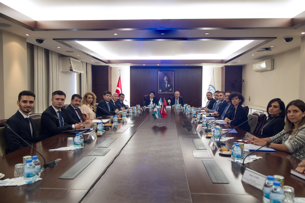 Özbekistan heyeti SGK’yı ziyaret etti