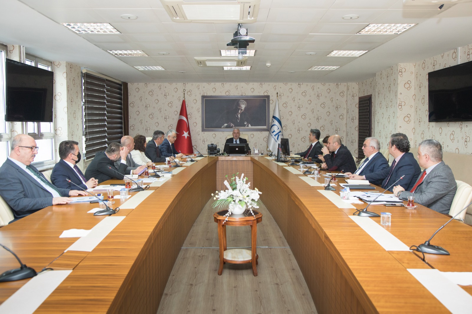 Başkan Arat, Emeklilik Hizmetleri Genel Müdürlüğünü ziyaret etti