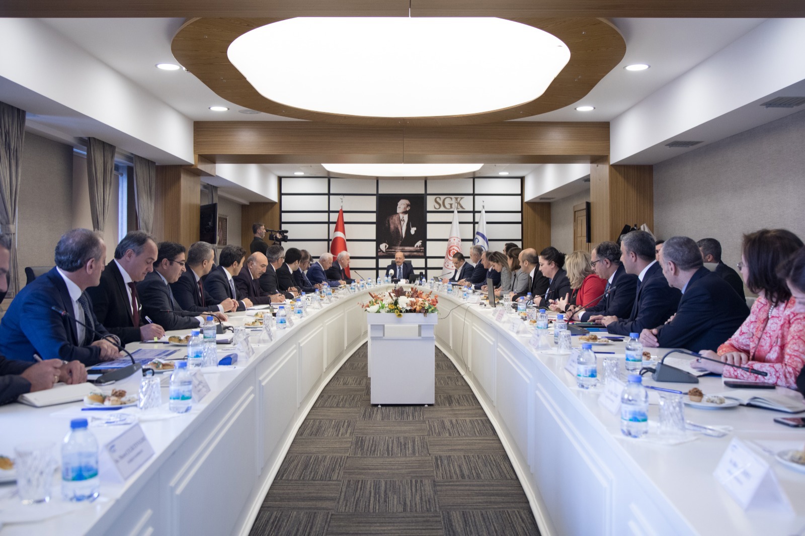 Bakan Bilgin SGK’yı ziyaret etti